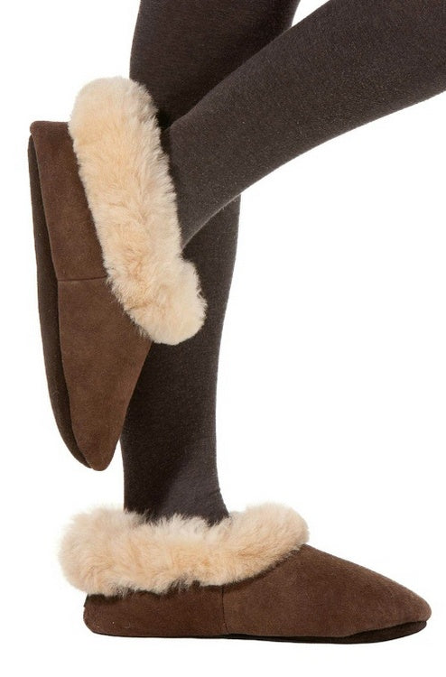 Alpaka Pantoffeln Fell Beige am Fuß