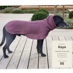 Wollwalkmantel in Mauve an Labrador-Mix mit Größenangaben