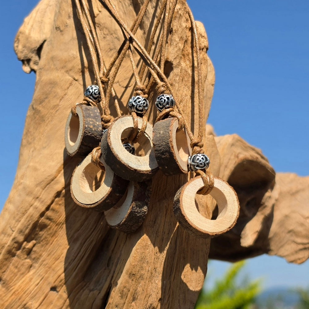 Lange Kette mit Astscheibe