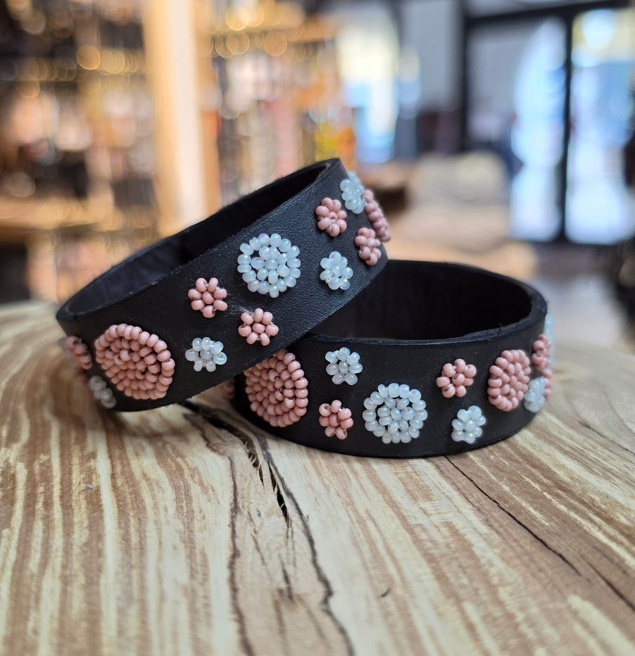 TKC Lederarmband mit Perlen