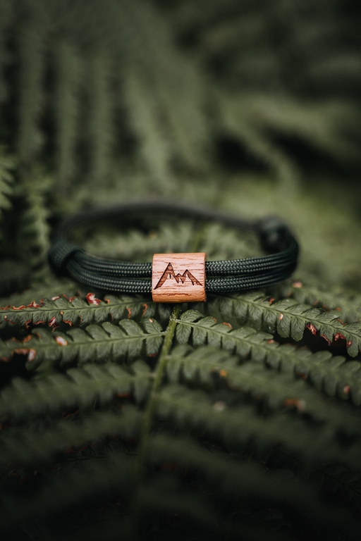 KONA Armband "Berg"