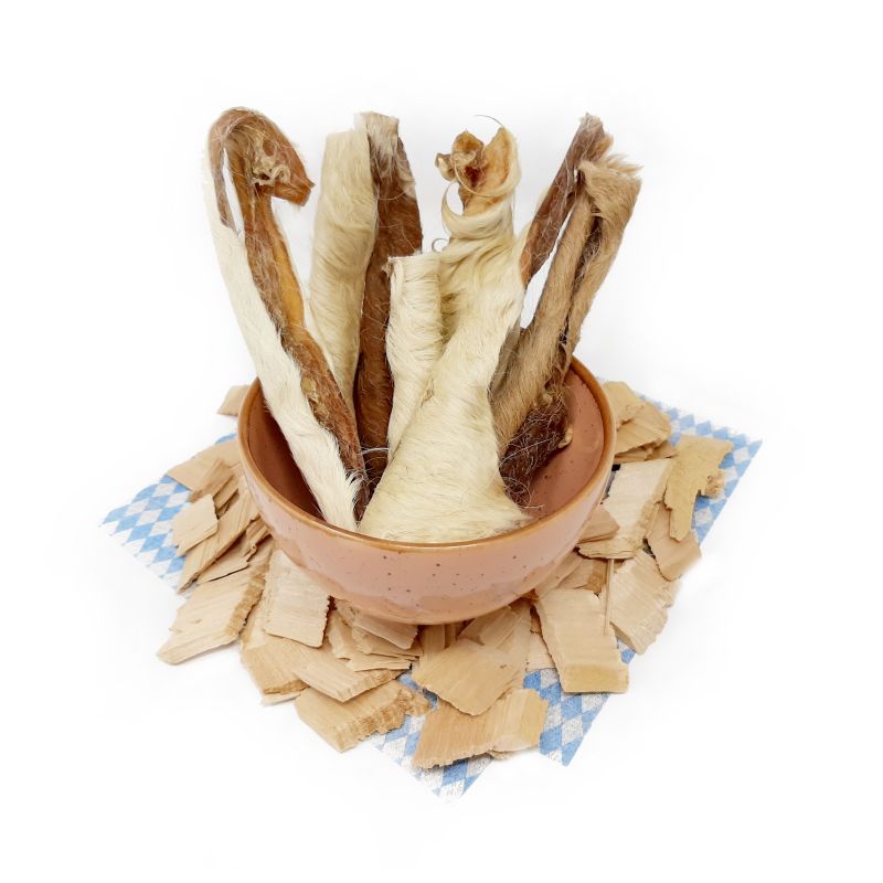 Rinderfellstreifen in einer Schale